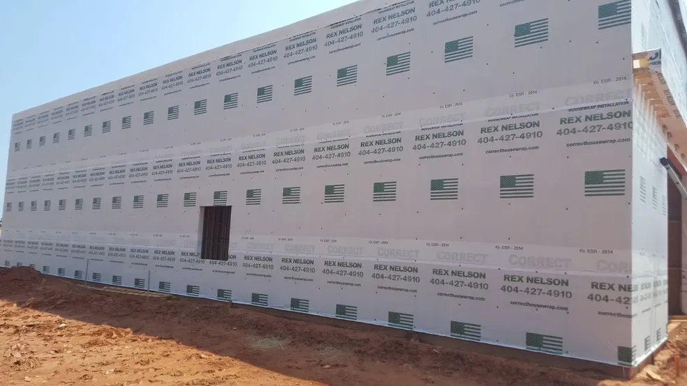 Correct Housewrap crew on residential project